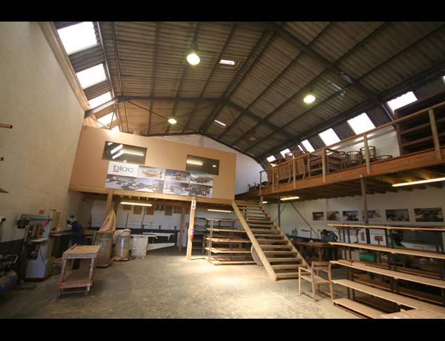320M² FACTORY TO LET IN KILLARNEY GARDENS